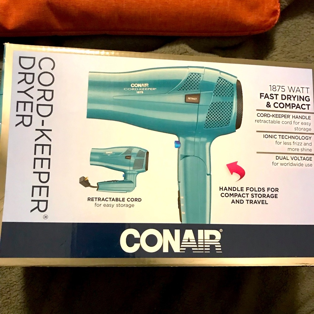 NIB Conair Cord-Keeper Dryer with Retractable Cord